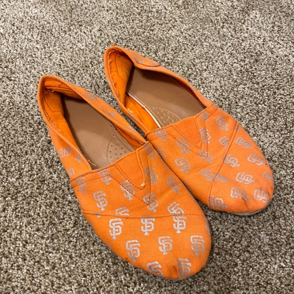 Women’s San Francisco Giants shoe.